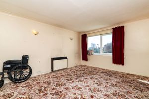 LIVING ROOM- click for photo gallery